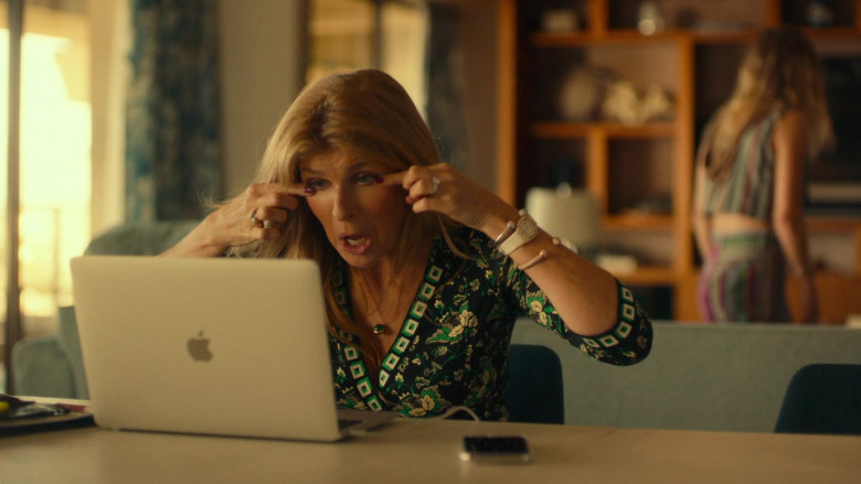 Apple MacBook Laptop Used by Actress Connie Britton as Nicole Mossbacher in The White Lotus E03 Mysterious Monkeys (2)