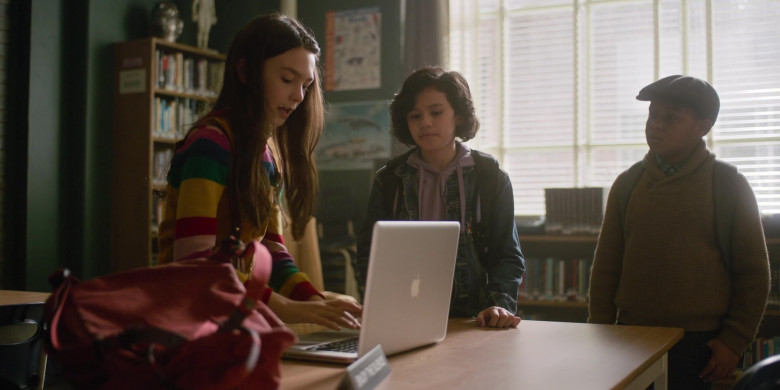Apple MacBook Laptop Used by Brooklynn Prince as Hilde Lisko in Home Before Dark S02E04 (1)