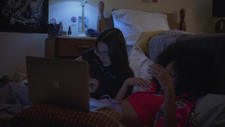Apple MacBook Laptop in Betty S02E04 Sweet Tooth (2021)