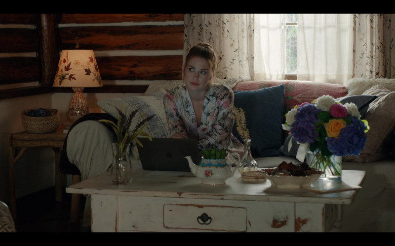 Apple MacBook Laptop of Alexandra Breckenridge as Melinda ‘Mel' Monroe in Virgin River S03E01 Where There's Smoke… (2021)