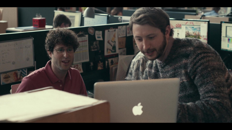 Apple MacBook Laptops in Dave S02E07 Ad Man (1)