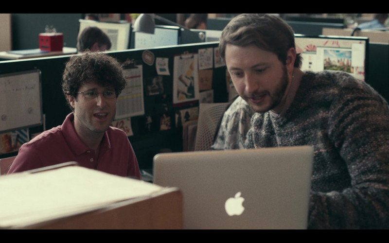 Apple MacBook Laptops in Dave S02E07 Ad Man (1)