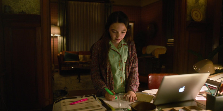 Apple MacBook Notebook Used by Brooklynn Prince as Hilde Lisko in Home Before Dark S02E07 Just a Bird (2021)