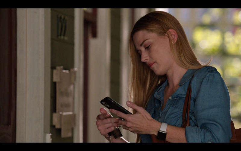 Apple Watch of Alexandra Breckenridge as Melinda ‘Mel' Monroe in Virgin River S03E04 Take My Breath Away (2021)