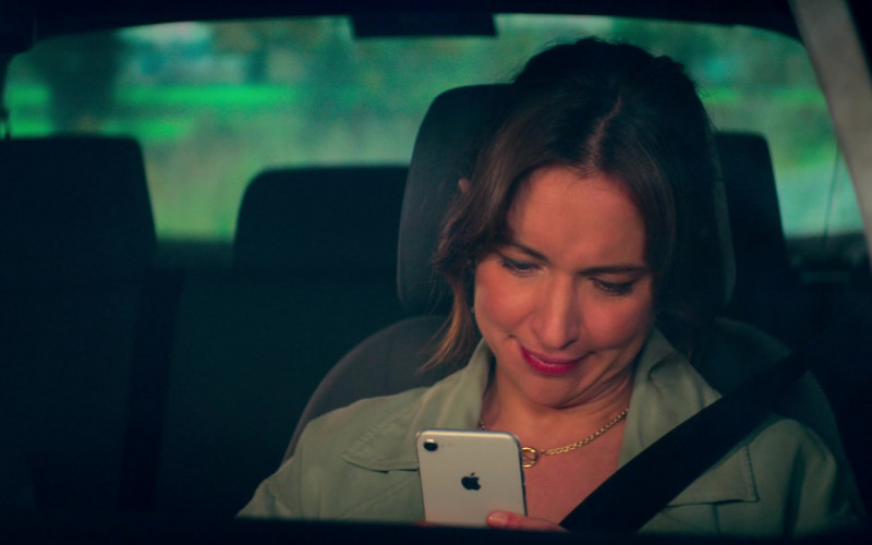 Apple iPhone Mobile Phone Held by Esther Smith as Nikki Newman in Trying S02E08 I’m Scared (2021)
