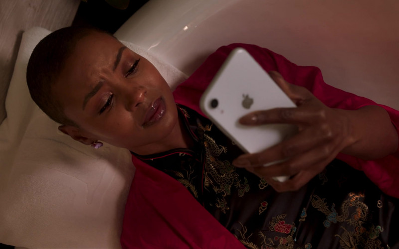 Apple iPhone Mobile Phone Used by Andrea Bordeaux as Ella McFair in Run The World S01E08 TV Show 2021 (3)