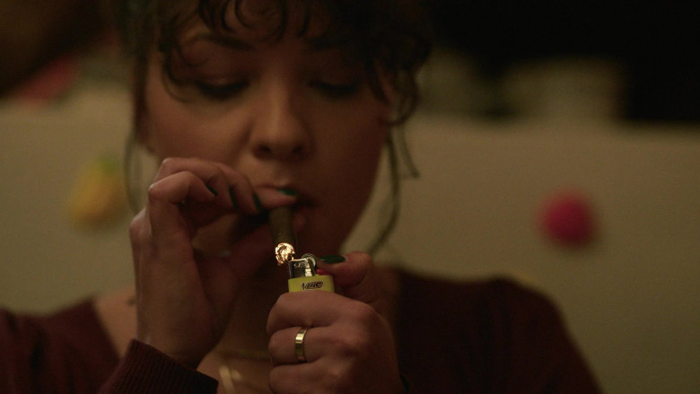 BIC Lighter Used by Jasmine Cephas Jones as Ashley in Blindspotting S01E04 The Four Hustlateers (2021)