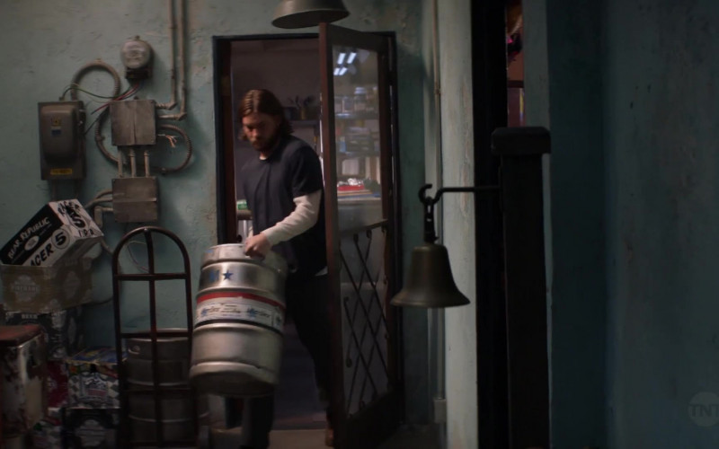 Bear Republic Brewing Company Box in Animal Kingdom S05E02 "What Remains" (2021)