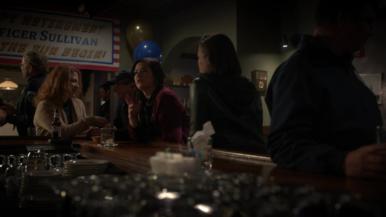 Blue Moon Beer Bottle in Kevin Can Fk Himself S01E06 The Grand Victorian (2)