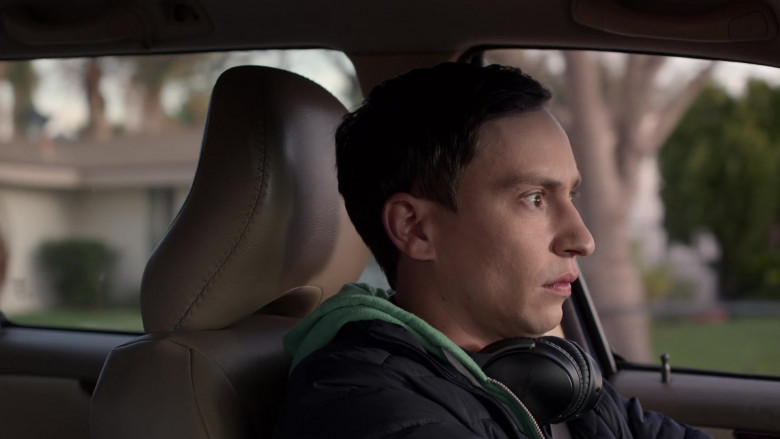 Bose Black Headphones of Keir Gilchrist as Sam Gardner in Atypical S04E08 Magical Bird #2 (2021)