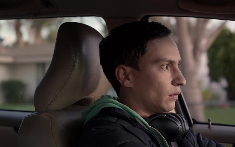 Bose Black Headphones of Keir Gilchrist as Sam Gardner in Atypical S04E08 Magical Bird #2 (2021)