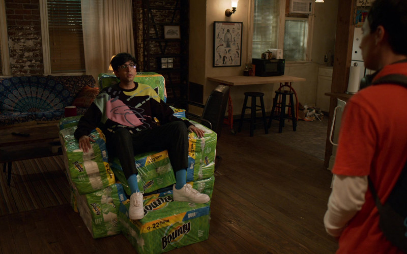 Bounty Paper Towels Used by Nik Dodani as Zahid Raja in Atypical S04E01 Magical Bird #1 (2021)