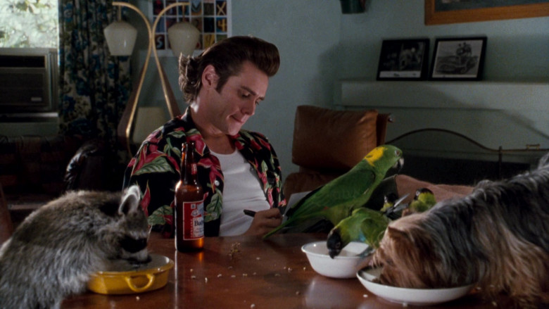 Budweiser Beer of Jim Carrey in Ace Ventura Pet Detective (1994)