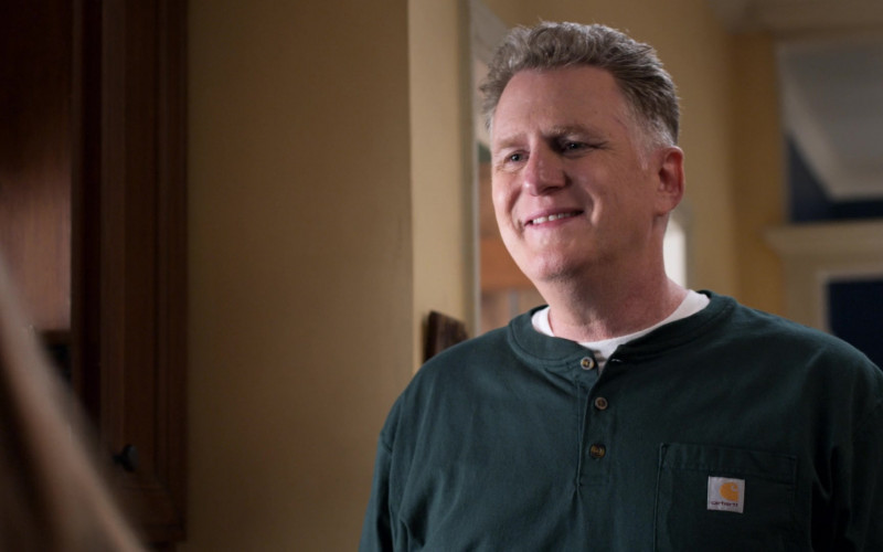 Carhartt Men's Green Shirt of Michael Rapaport as Doug Gardner in Atypical S04E03 You Say You Want a Revolution (1)