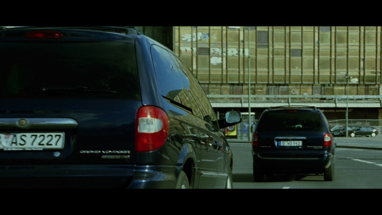 Chrysler Grand Voyager Limited CRD Cars in The Bourne Supremacy (2)