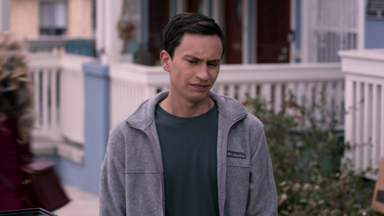 Columbia Fleece Jacket of Keir Gilchrist as Sam Gardner in Atypical S04E03 You Say You Want a Revolution (3)