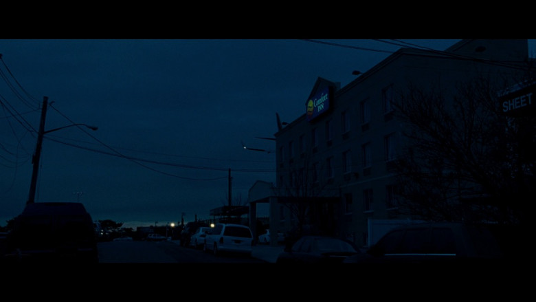 Comfort Inn in The Bourne Legacy (2012)