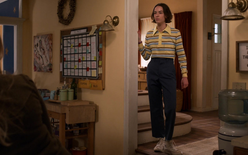 Converse HiTop Sneakers of Brigette Lundy-Paine as Casey Gardner in Atypical S04E02 Master of Penguins (2021)