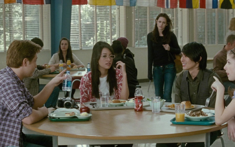 Dasani Water and Minute Maid Juice Enjoyed by Actors in The Twilight Saga New Moon (2009)