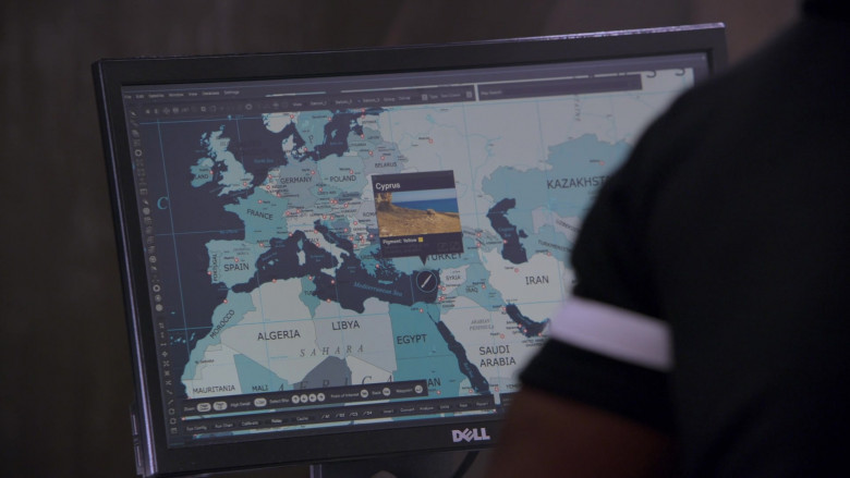 Dell Computer Monitor Used by Aldis Hodge as Alec Hardison in Leverage Redemption S01E01 (2)