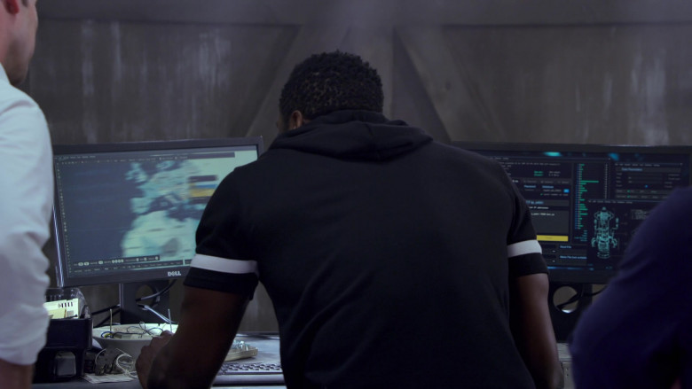Dell Computer Monitor Used by Aldis Hodge as Alec Hardison in Leverage Redemption S01E01 (3)