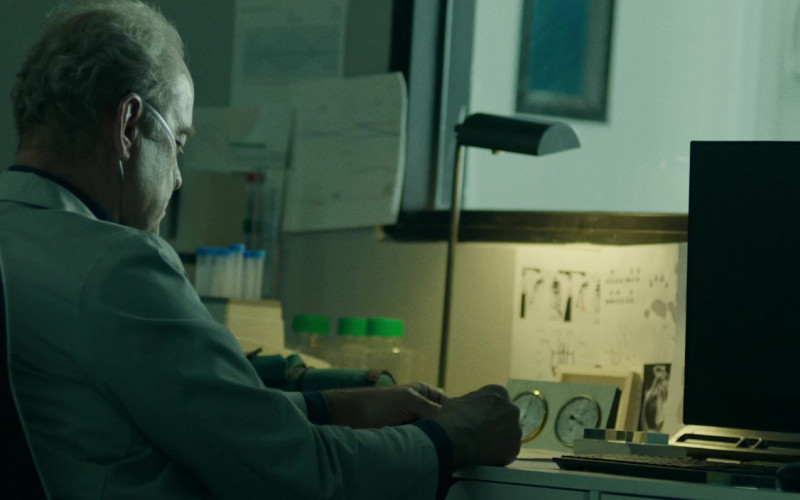 Dell Computer Monitor Used by Kelsey Grammer as Dr. Andre Boxer in The God Committee 2021 Movie (1)