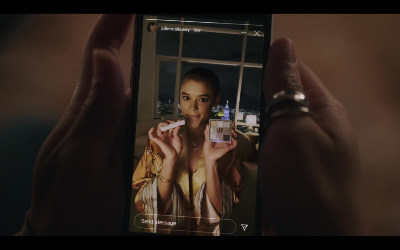 Dior Eyeshadow Palette of Jordan Alexander as Julien Calloway in Gossip Girl S01E02 She’s Having a Maybe (2021)