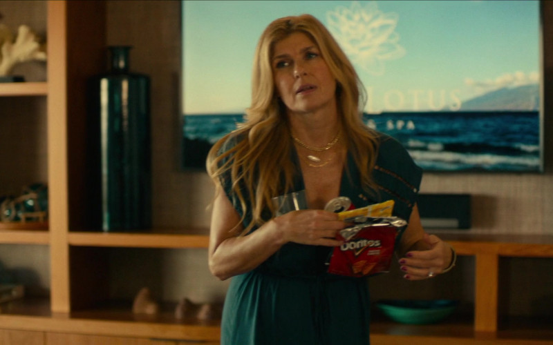 Doritos Chips Held by Connie Britton as Nicole Mossbacher in The White Lotus S01E02 TV Show 2021 (1)