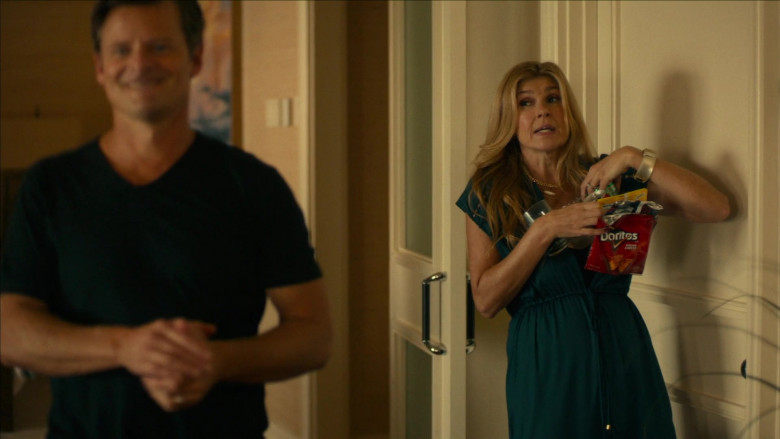 Doritos Chips Held by Connie Britton as Nicole Mossbacher in The White Lotus S01E02 TV Show 2021 (2)