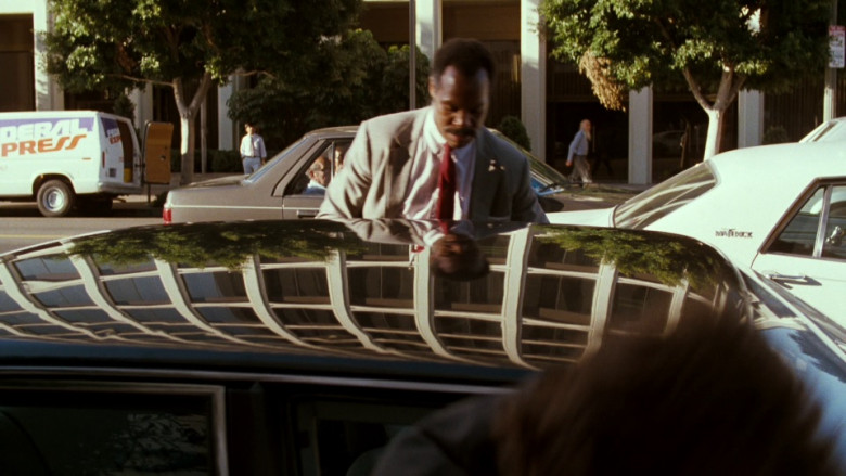 Federal Express Car in Lethal Weapon (1987)