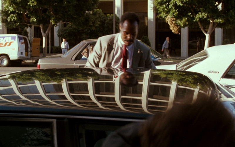 Federal Express Car in Lethal Weapon (1987)