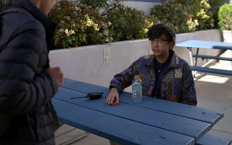 Gatorade Drink of Nik Dodani as Zahid Raja in Atypical S04E07 Channel the Cat (2021)