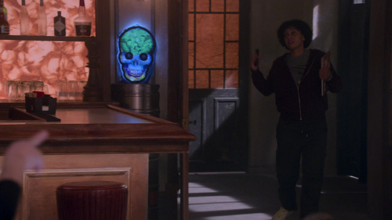 Ghost in the Machine Beer Sign (Parish Brewing Co.) in Leverage Redemption S01E07 The Double-Edged Sword Job (2)