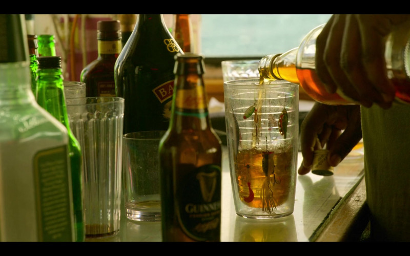Guinness Beer and Baileys Irish Cream Liqueur in Outer Banks S02E01 The Gold (2021)