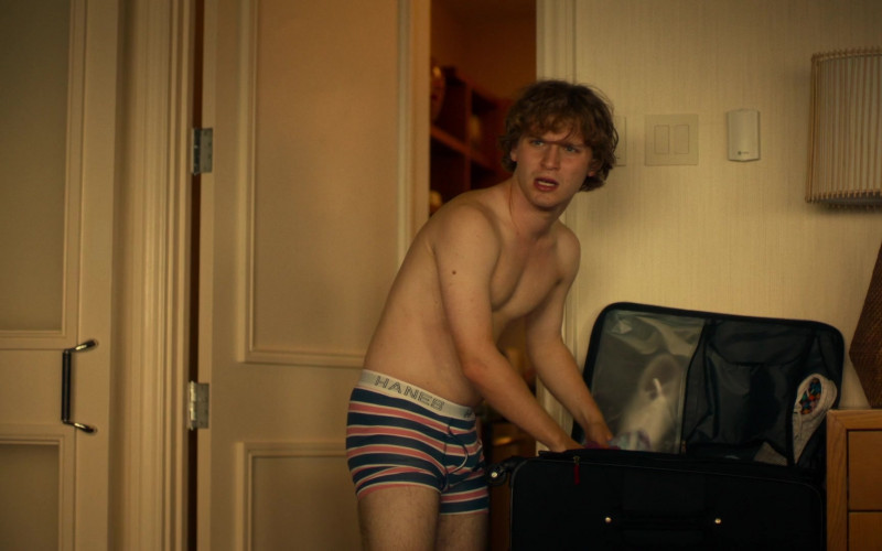 Hanes Underwear of Fred Hechinger as Quinn Mossbacher in The White Lotus E03 Mysterious Monkeys (2021)