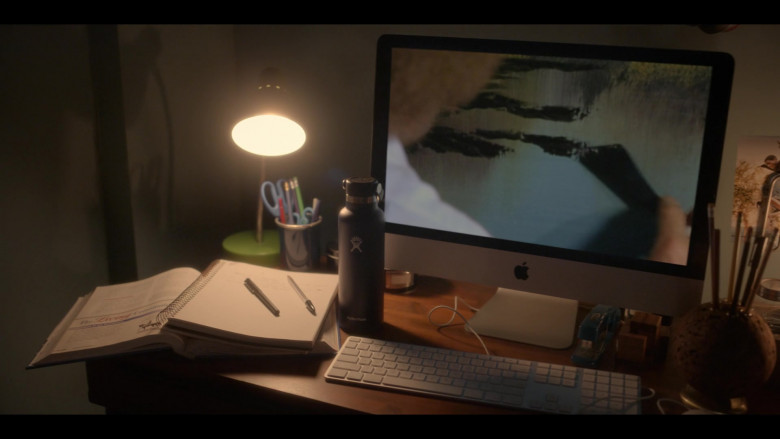 Hydro Flask Vacuum Insulated Stainless Steel Water Bottle and Apple iMac Computer in American Horror Stories S01E03 