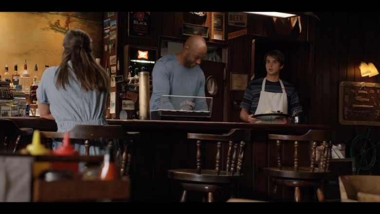 Jack Daniel's Bar Accessories Holder in Virgin River S03E03 Spare Parts and Broken Hearts (2021)