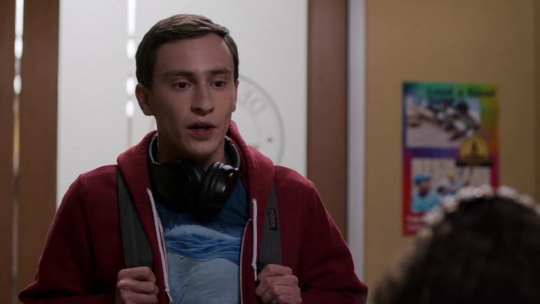 JanSport Backpack of Keir Gilchrist as Sam Gardner in Atypical S04E04 Starters and Endings (2021)