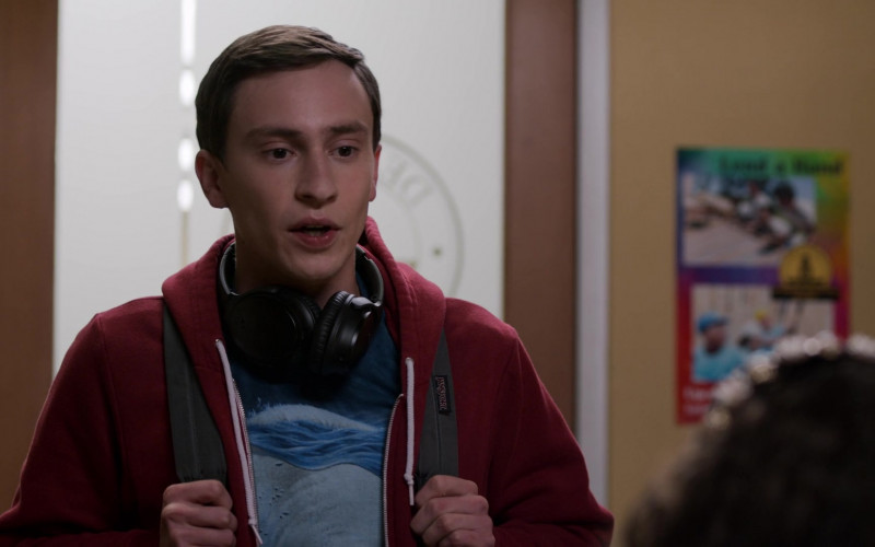 JanSport Backpack of Keir Gilchrist as Sam Gardner in Atypical S04E04 Starters and Endings (2021)