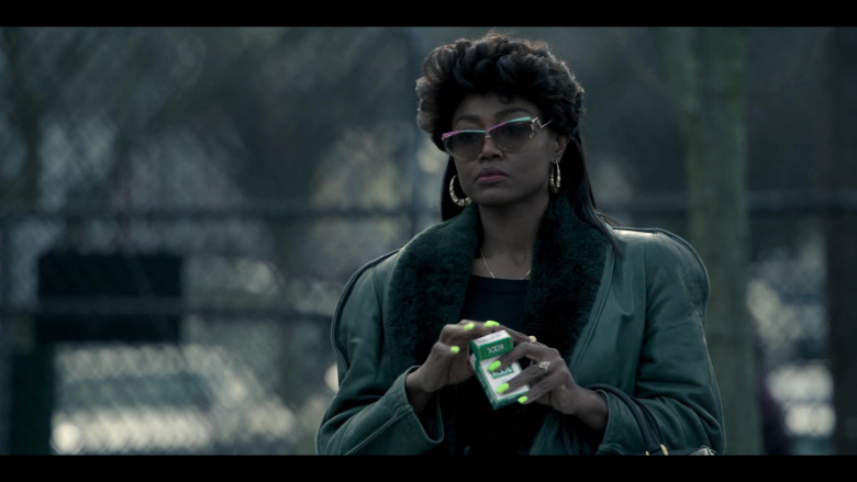 KOOL Cigarettes of Patina Miller as Raquel Thomas in Power Book III Raising Kanan S01E01 Back in the Day (2021)
