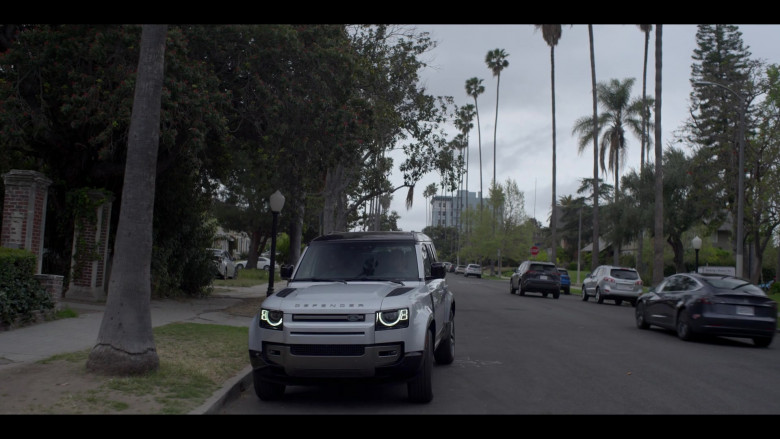 Land Rover Defender SUV in American Horror Stories S01E01 TV Show (1)