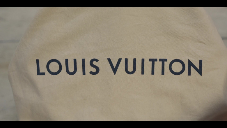 Louis Vuitton Bag In Gossip Girl S01E01 