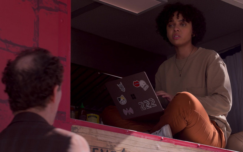 Microsoft Surface Laptop of Aleyse Shannon as Breanna Casey in Leverage Redemption S01E08 The Mastermind Job (2021)