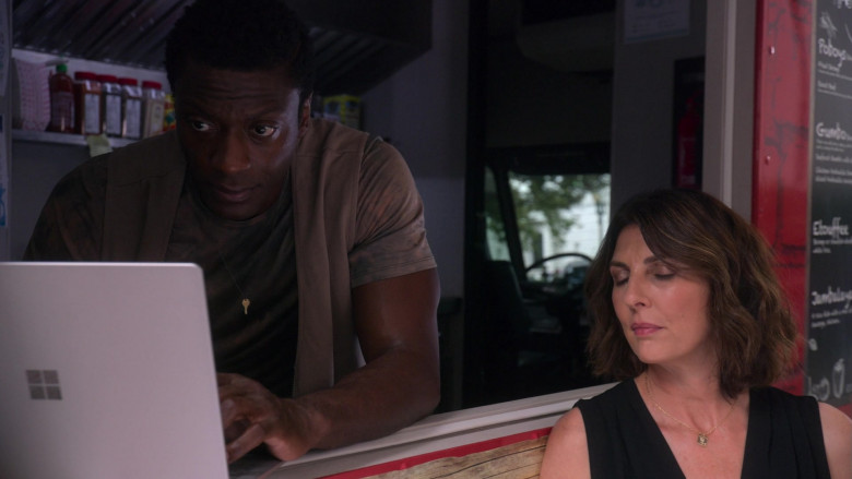 Microsoft Surface Notebook Used by Aldis Hodge as Alec Hardison in Leverage Redemption S01E02 The Panamanian Monkeys Job (3)