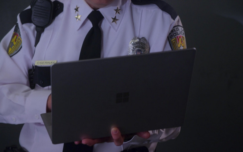 Microsoft Surface Notebook Used by Police Officer (Actor) in Leverage Redemption S01E07 The Double-Edged Sword Job (2)