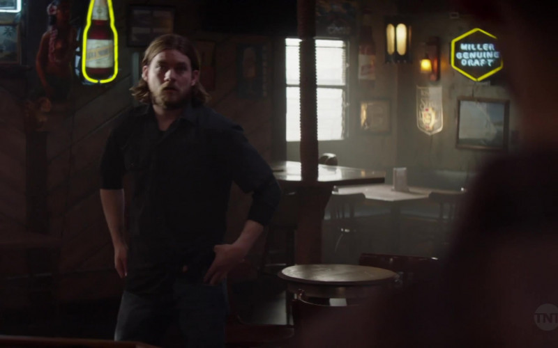 Miller Genuine Draft Beer Signs in Animal Kingdom S05E02 What Remains (1)