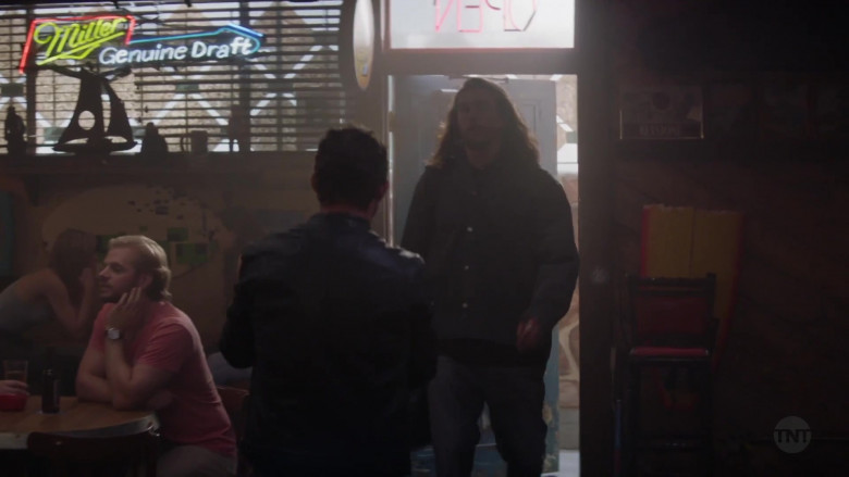 Miller Genuine Draft Beer Signs in Animal Kingdom S05E02 What Remains (2)