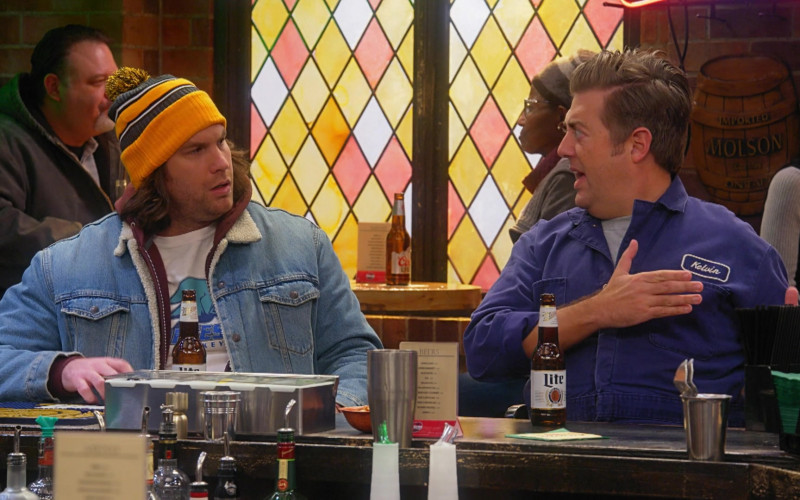 Miller Lite Beer Enjoyed by Eric Petersen in Kevin Can Fk Himself S01E05 TV Show 2021 (2)