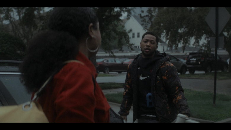 Nike Men's Sweatshirt in The Chi S04E07 …Black Messiah (2021)
