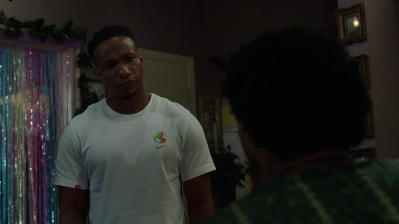 Nike Men's White T-Shirt Worn by Actor in David Makes Man S02E04 Savage. Classy. Bougie. Ratchet (1)